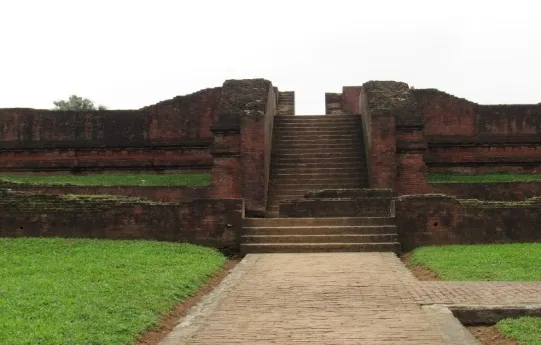Brick steps and walls of the Itakhola Mura monastery